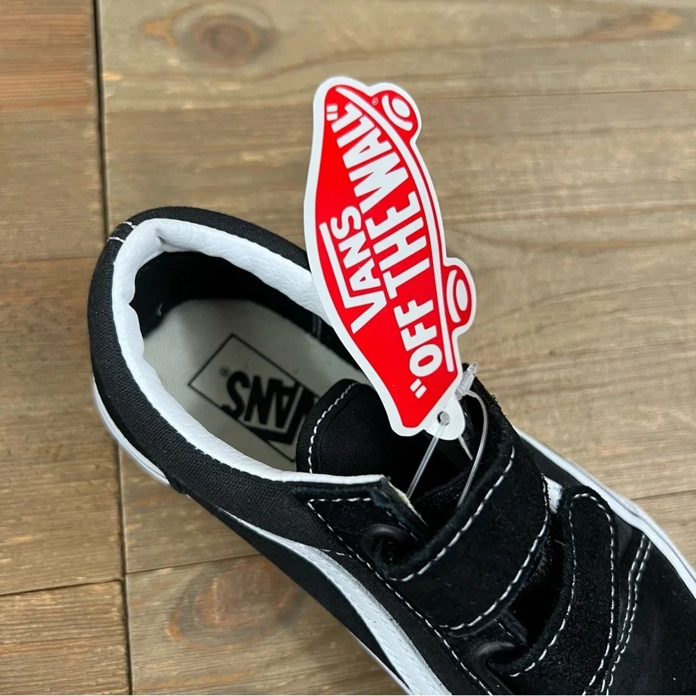 NWT Vans Old Skool V Sneakers